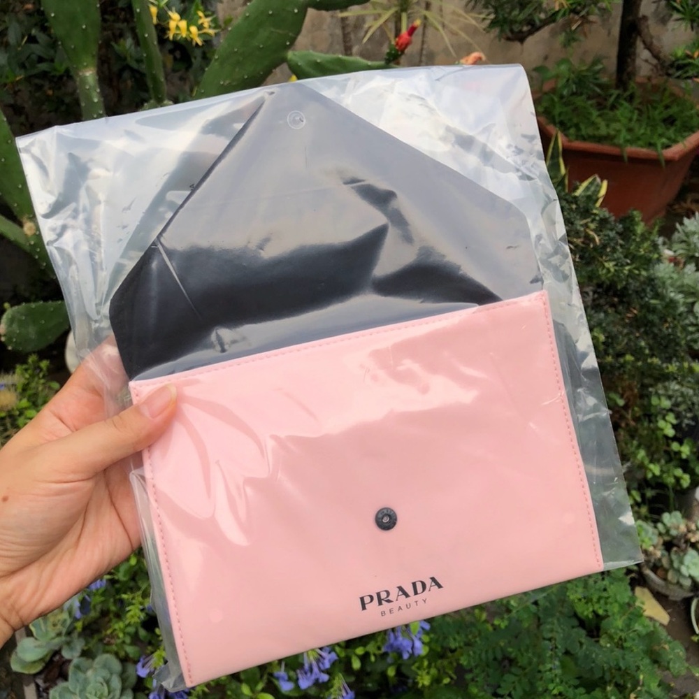 GWP Prada Pink and Black Envelope Pouch - Picture 3 of 6